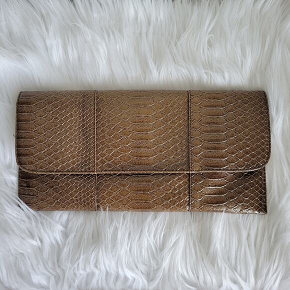 Lulu Townsend Embossed Faux Alligator Clutch - Picture 1 of 9